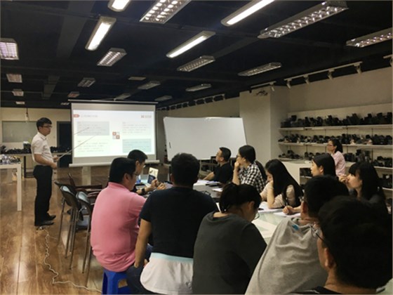 澤亞咨詢之祝賀廣嶸貿(mào)易公司調(diào)研報(bào)告陳述會(huì)議順利召開