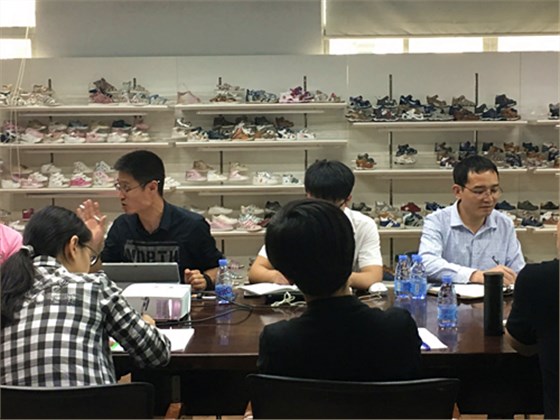 澤亞咨詢之祝賀廣嶸貿(mào)易公司調(diào)研報(bào)告陳述會(huì)議順利召開